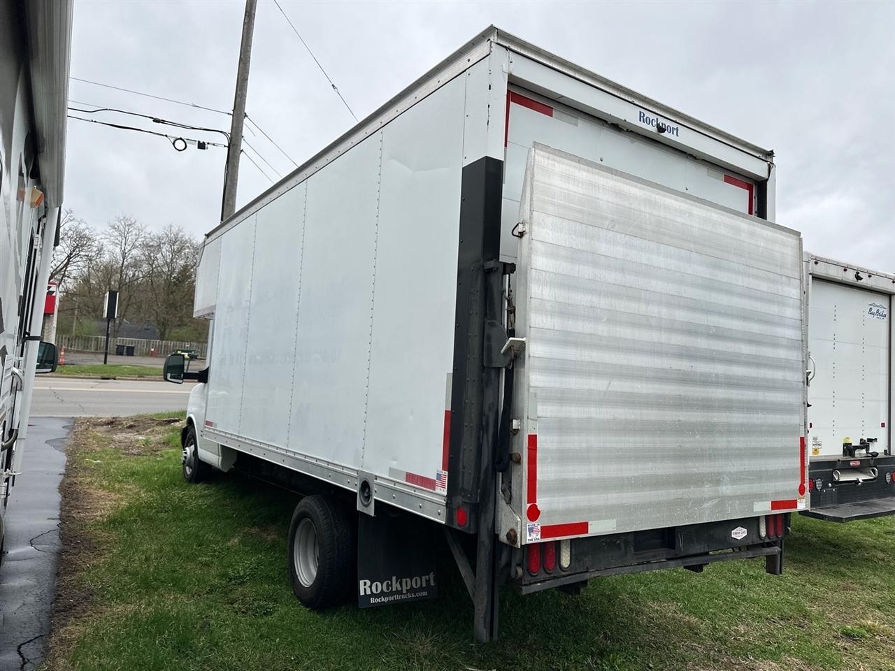 Chevrolet Express Commercial Cutaway 4500 Van 177" 2018