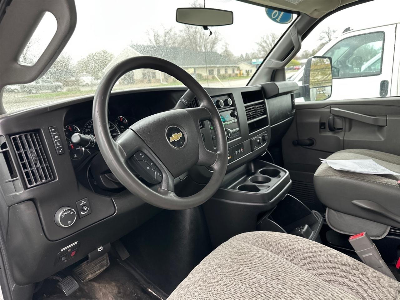 Chevrolet Express Commercial Cutaway 4500 Van 177" 2018