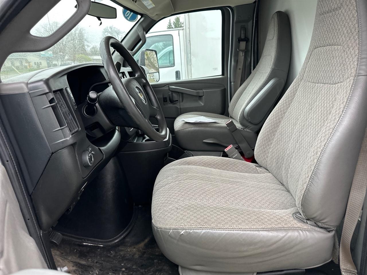 Chevrolet Express Commercial Cutaway 4500 Van 177" 2018