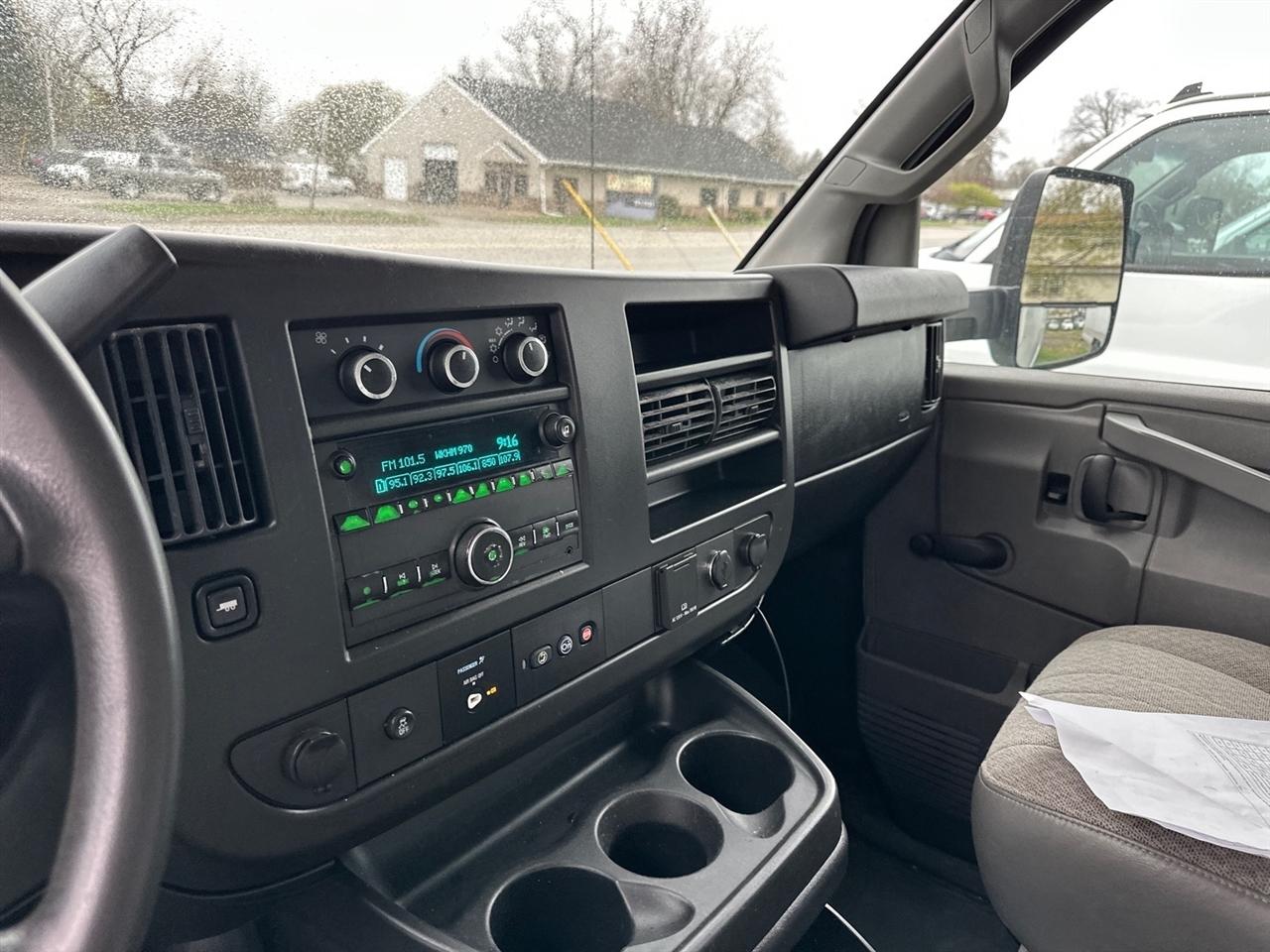 Chevrolet Express Commercial Cutaway 4500 Van 177" 2018