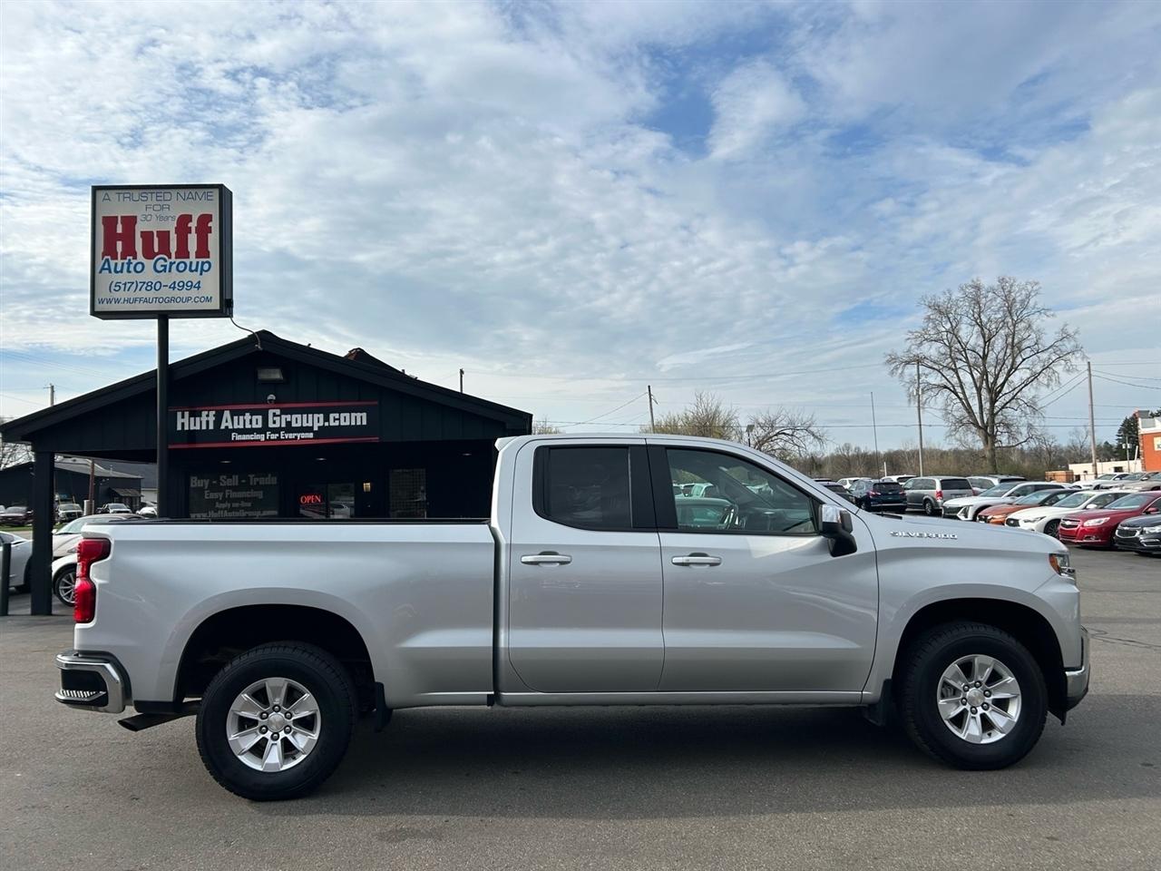 Chevrolet Silverado 1500 2WD Double Cab 147" LT 2021