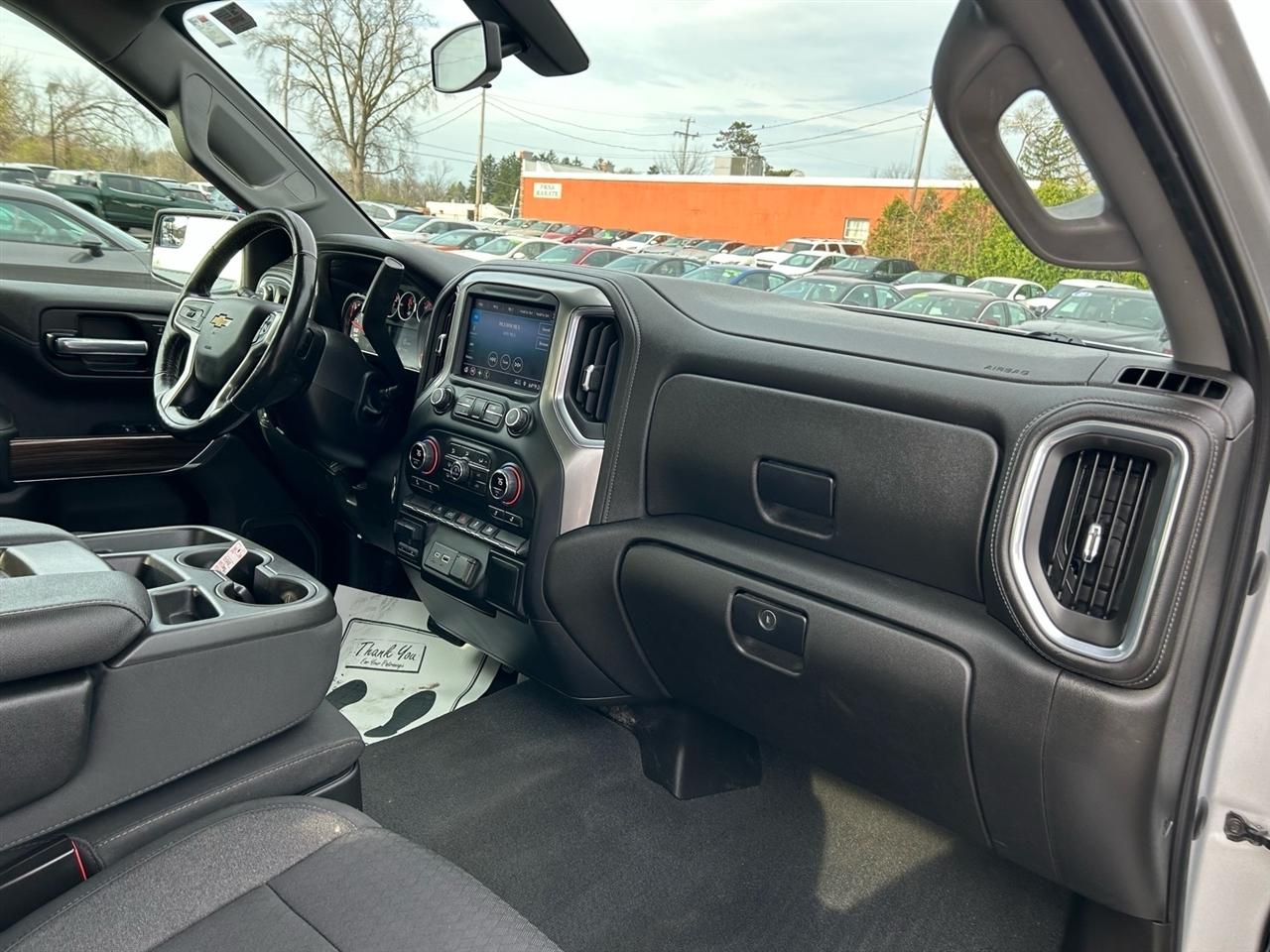 Chevrolet Silverado 1500 2WD Double Cab 147" LT 2021