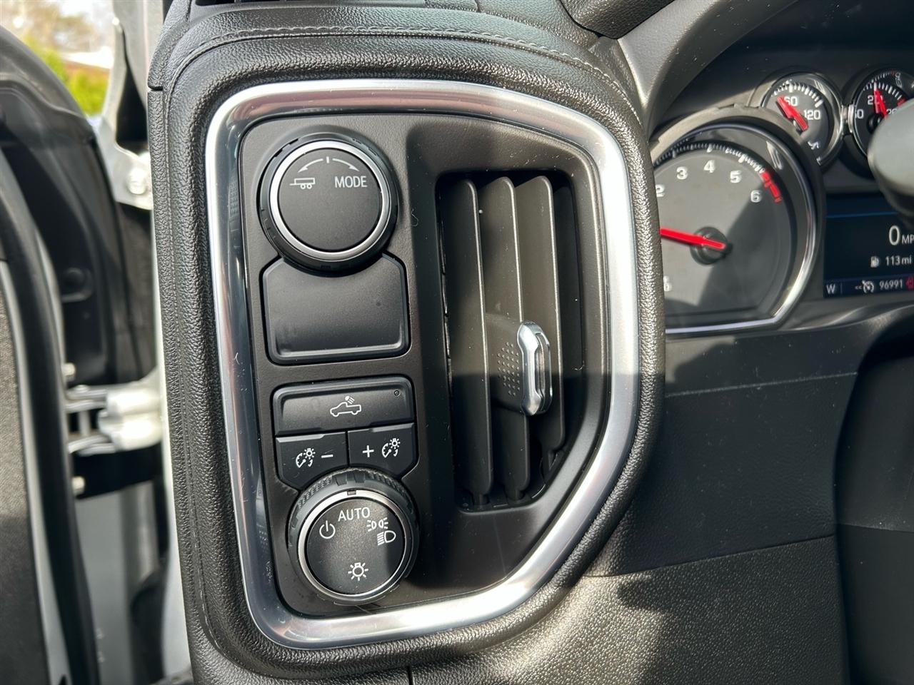 Chevrolet Silverado 1500 2WD Double Cab 147" LT 2021