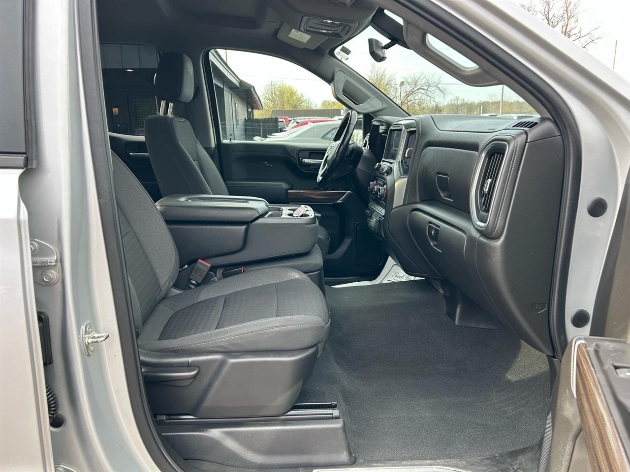 Chevrolet Silverado 1500 2WD Double Cab 147" LT 2021