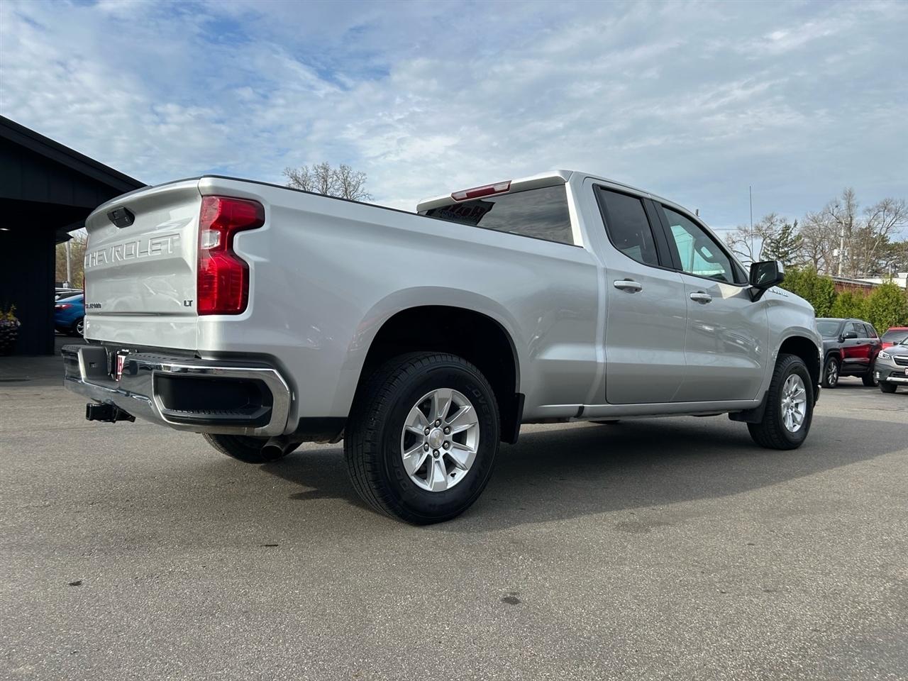 Chevrolet Silverado 1500 2WD Double Cab 147" LT 2021