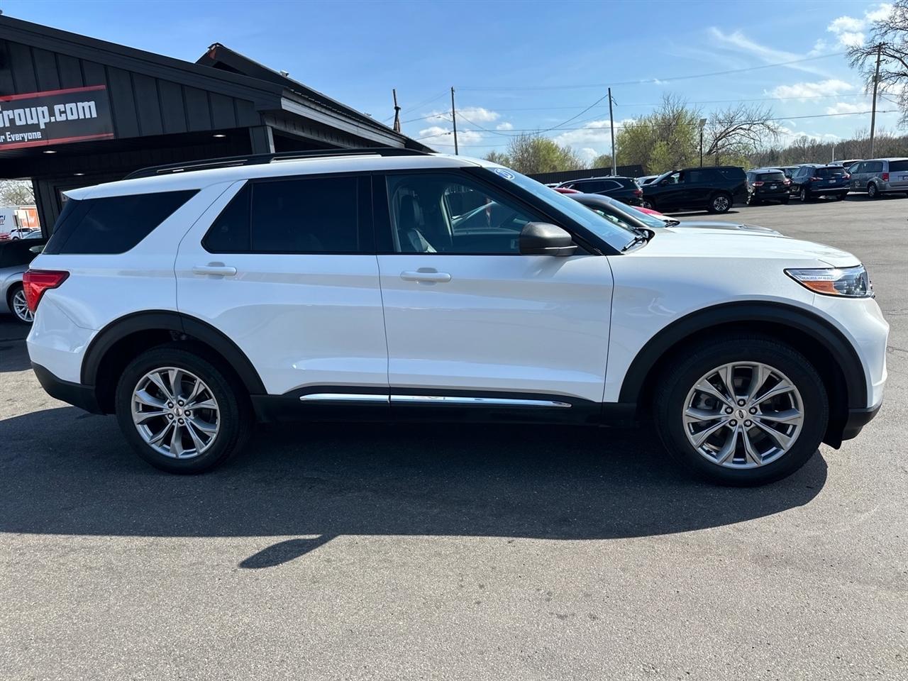 Ford Explorer XLT 4WD 2023