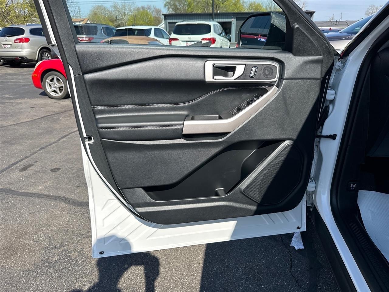 Ford Explorer XLT 4WD 2023