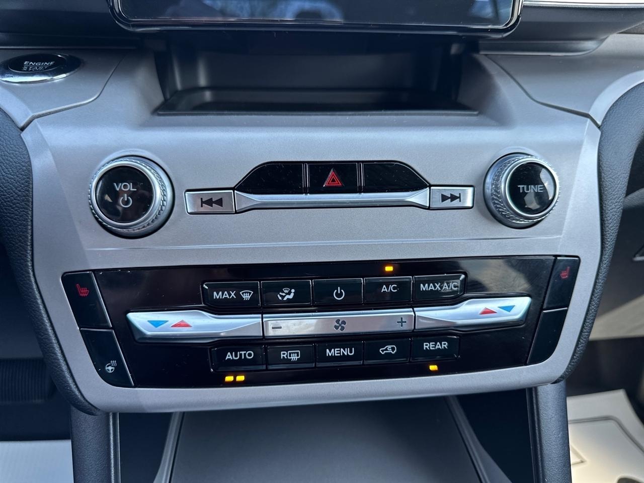 Ford Explorer XLT 4WD 2023