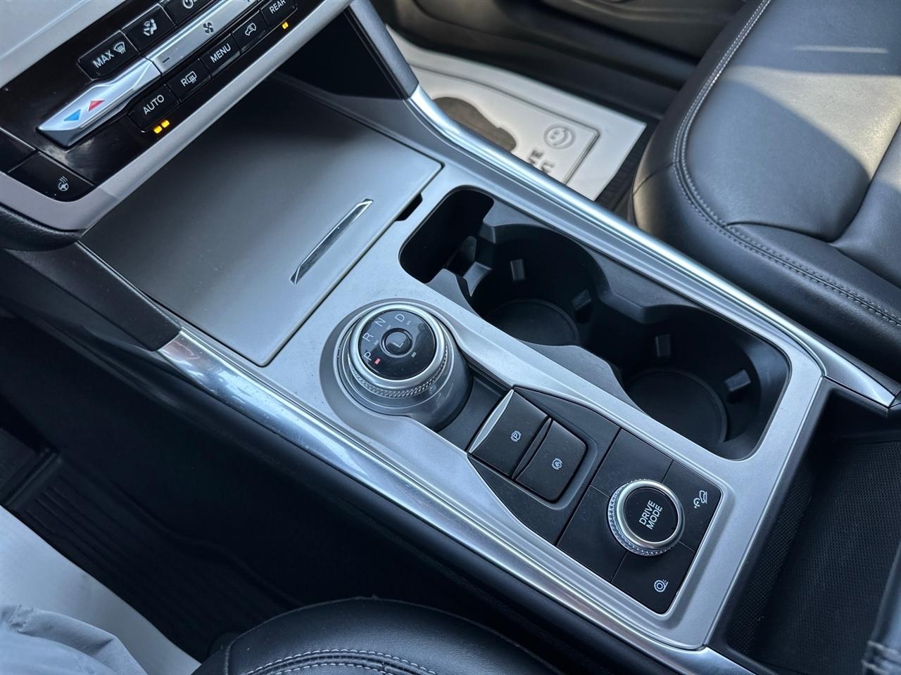 Ford Explorer XLT 4WD 2023