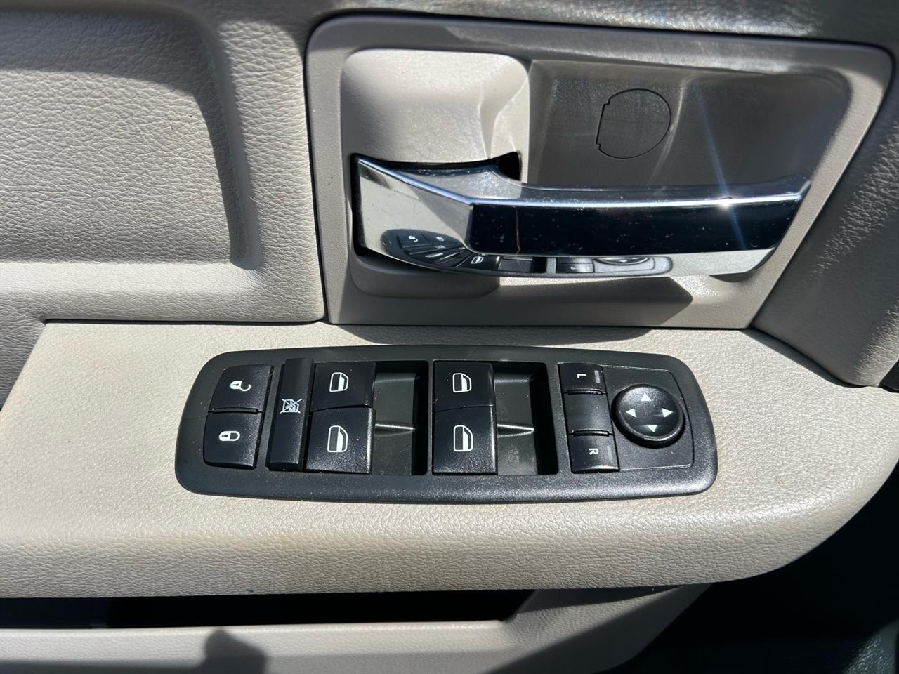 Dodge Ram 2500 4WD Crew Cab 149" SLT 2010