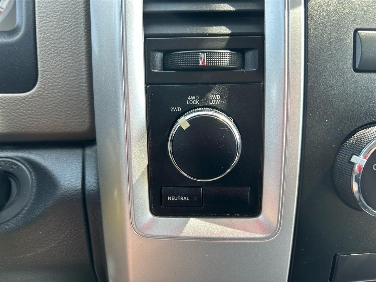 Dodge Ram 2500 4WD Crew Cab 149" SLT 2010