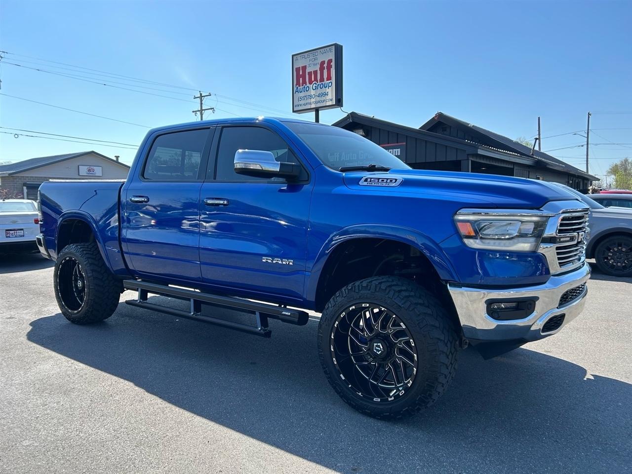 RAM 1500 Laramie 4x4 Crew Cab 5'7" Box 2019