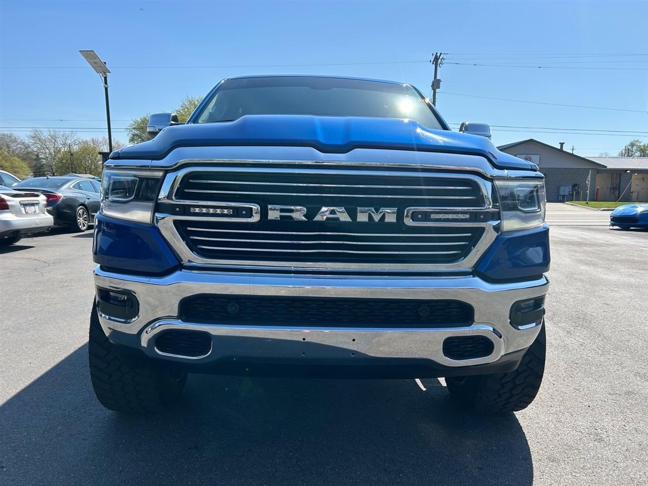RAM 1500 Laramie 4x4 Crew Cab 5'7" Box 2019