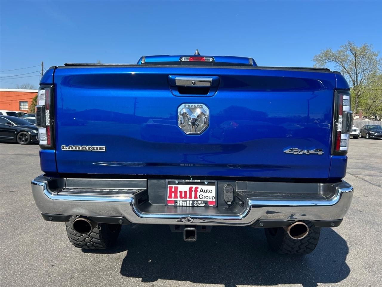 RAM 1500 Laramie 4x4 Crew Cab 5'7" Box 2019