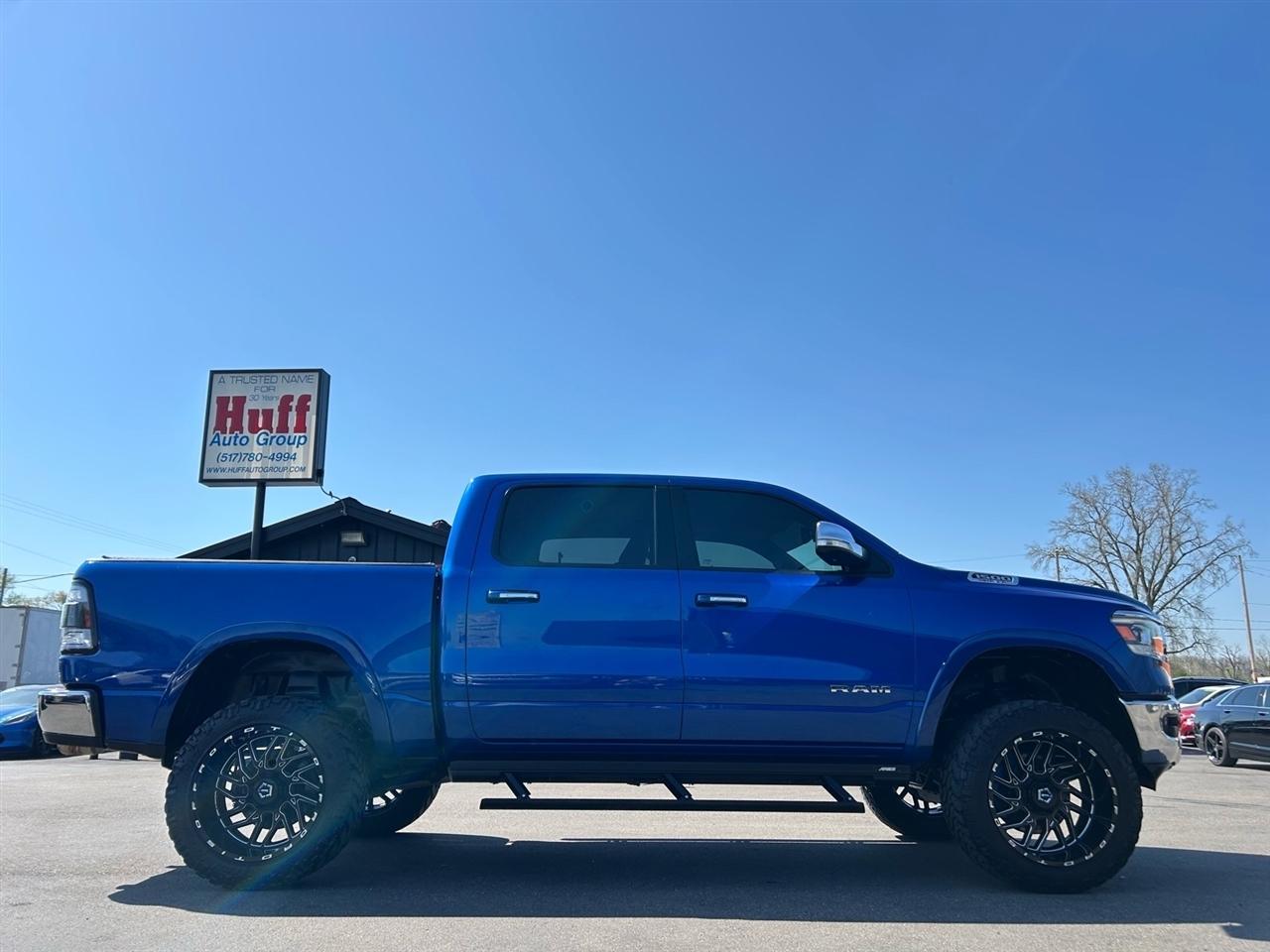 RAM 1500 Laramie 4x4 Crew Cab 5'7" Box 2019