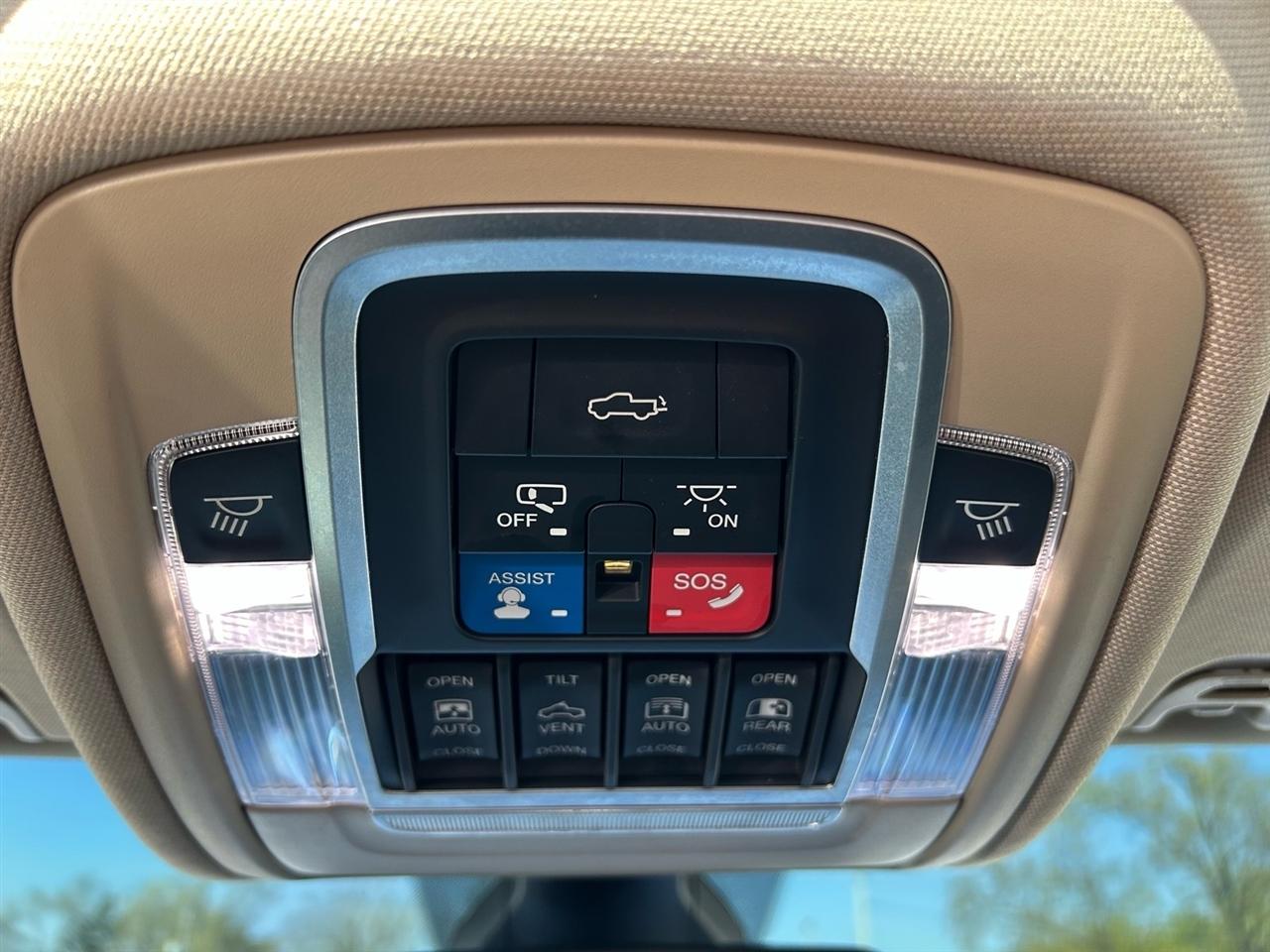 RAM 1500 Laramie 4x4 Crew Cab 5'7" Box 2019