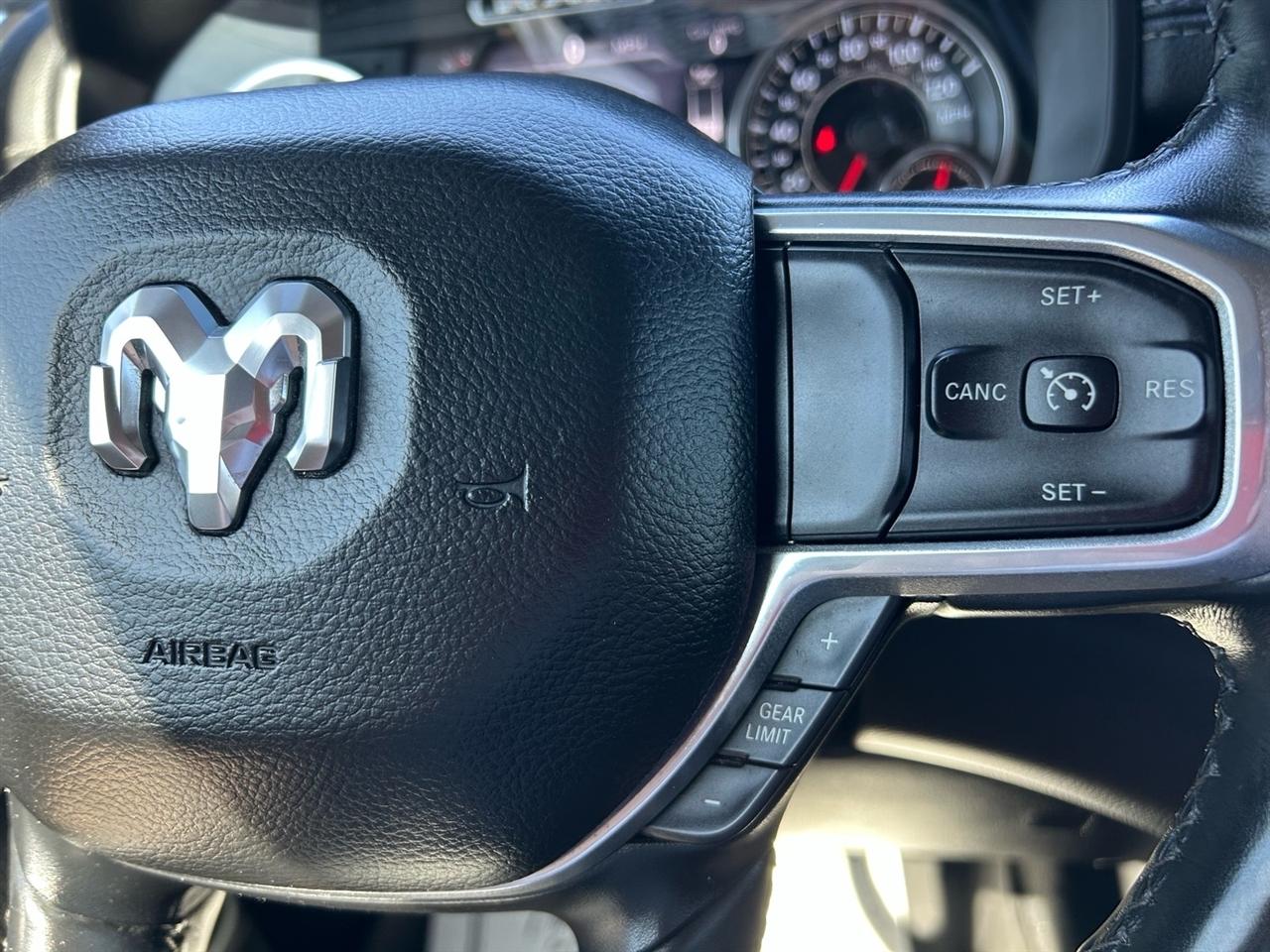 RAM 1500 Laramie 4x4 Crew Cab 5'7" Box 2019