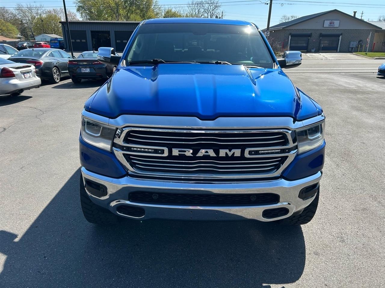RAM 1500 Laramie 4x4 Crew Cab 5'7" Box 2019