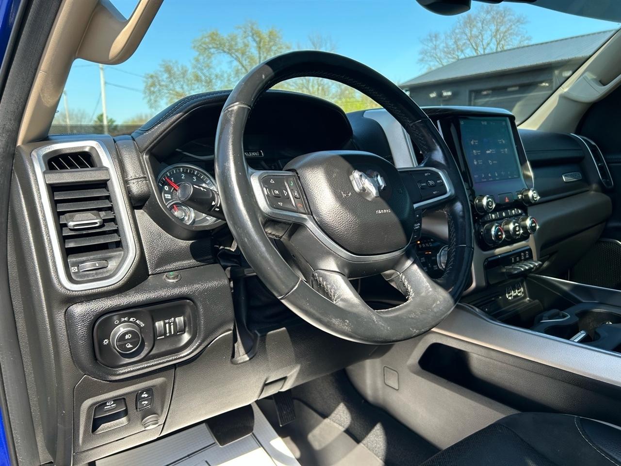 RAM 1500 Laramie 4x4 Crew Cab 5'7" Box 2019