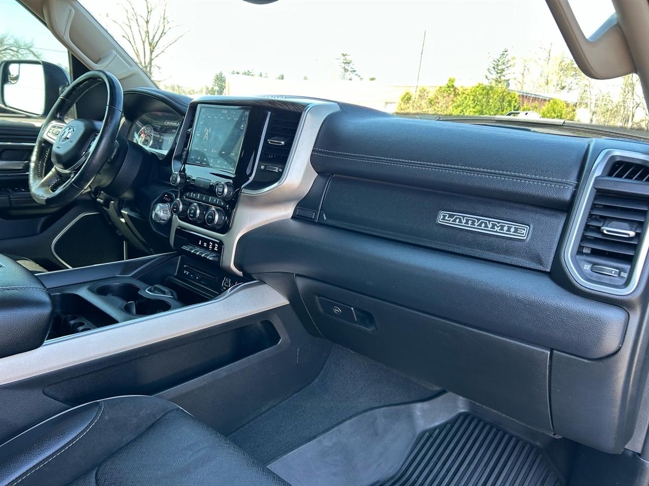 RAM 1500 Laramie 4x4 Crew Cab 5'7" Box 2019