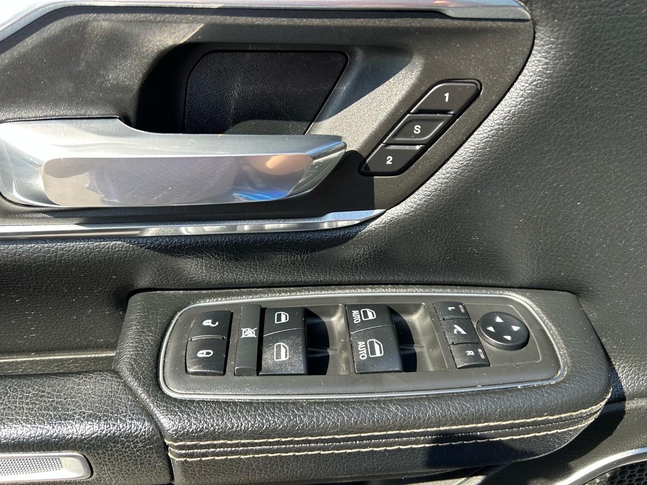 RAM 1500 Laramie 4x4 Crew Cab 5'7" Box 2019