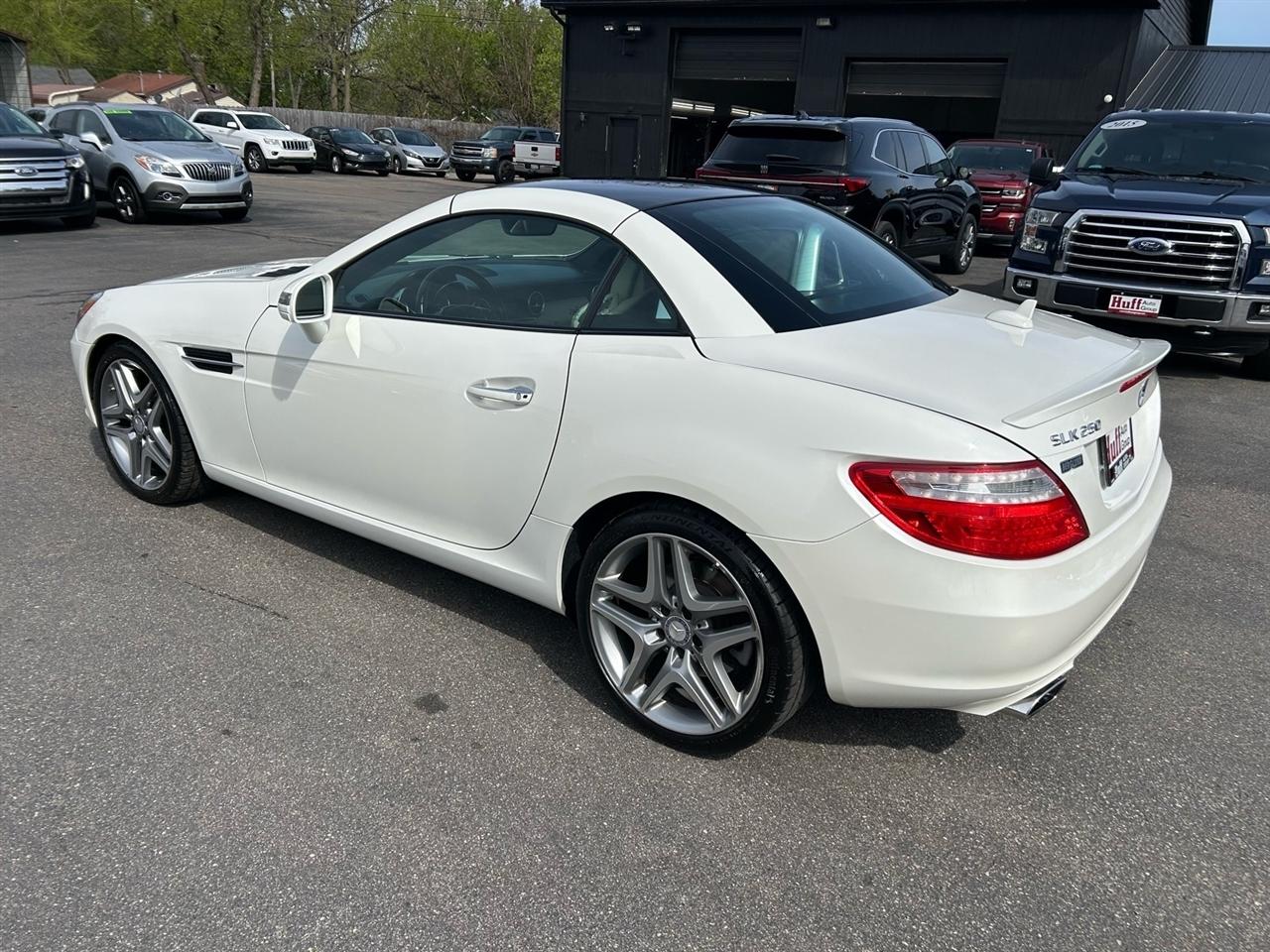 Mercedes-Benz SLK-Class 2dr Roadster SLK 250 2015