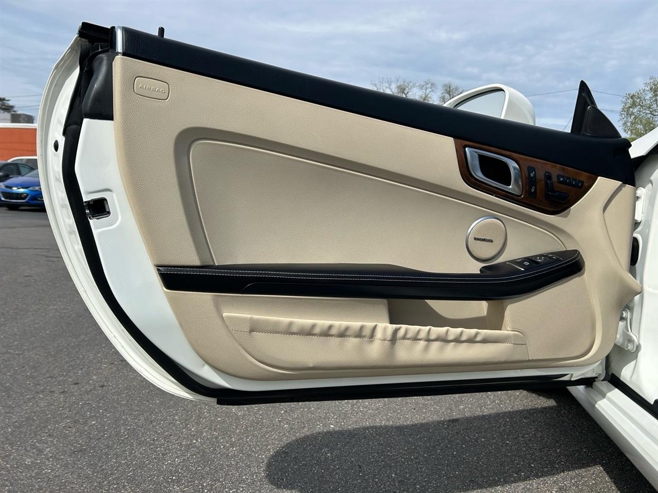 Mercedes-Benz SLK-Class 2dr Roadster SLK 250 2015