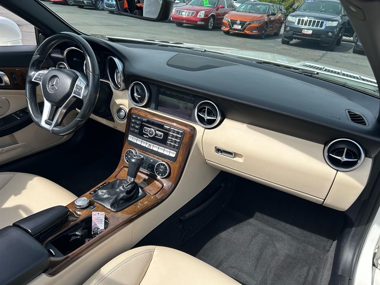 Mercedes-Benz SLK-Class 2dr Roadster SLK 250 2015