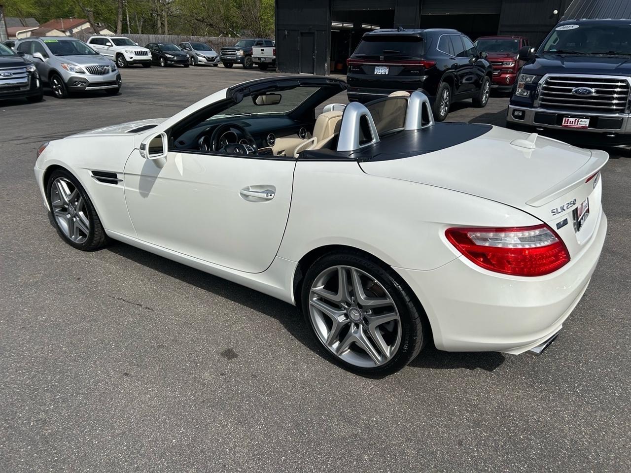 Mercedes-Benz SLK-Class 2dr Roadster SLK 250 2015