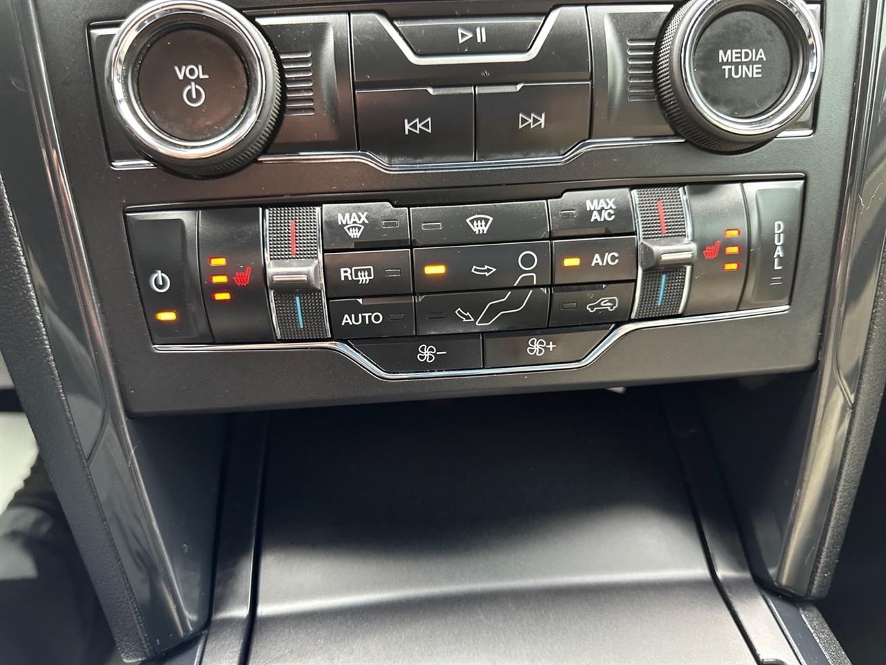 Ford Explorer XLT 4WD 2018