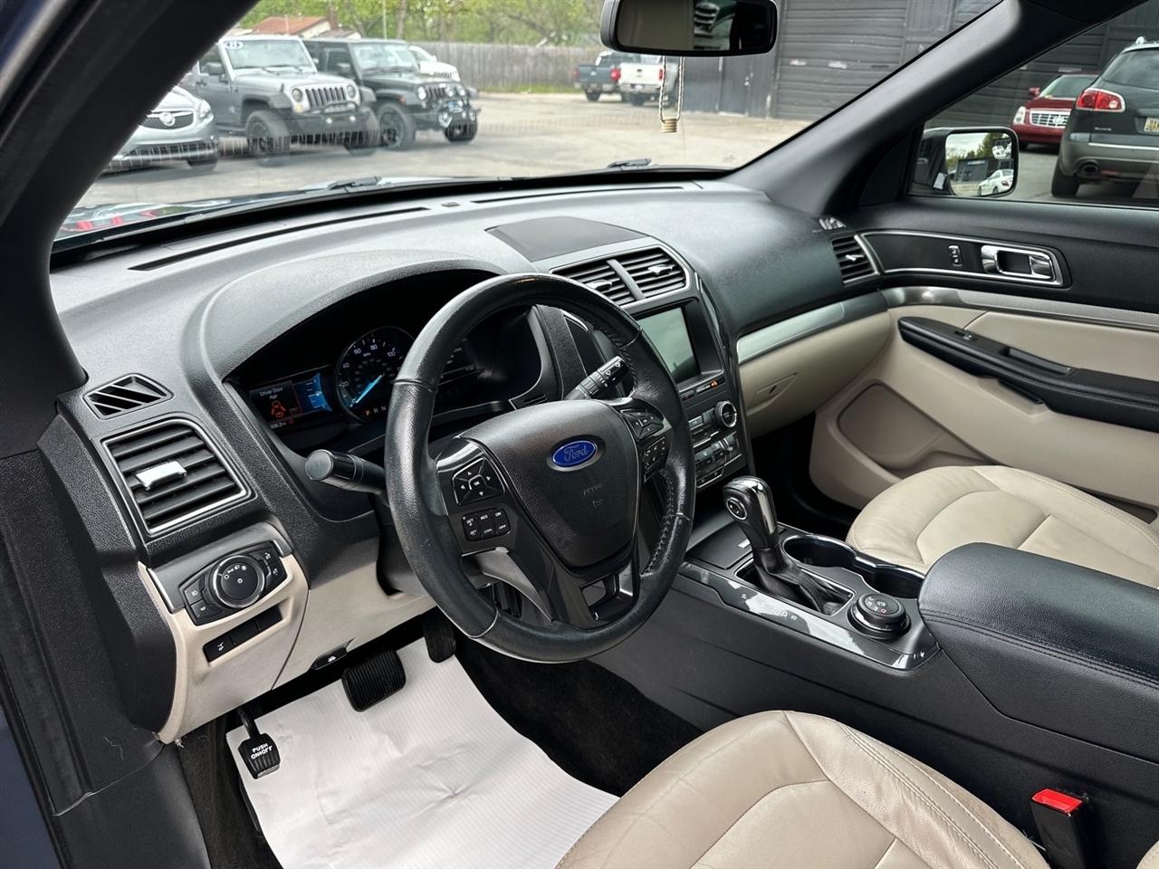 Ford Explorer XLT 4WD 2018