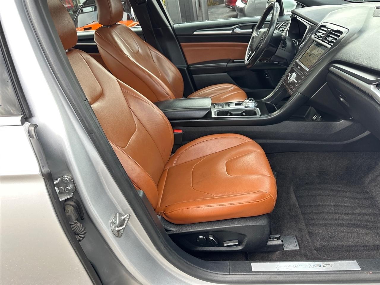 Ford Fusion Hybrid Titanium FWD 2019