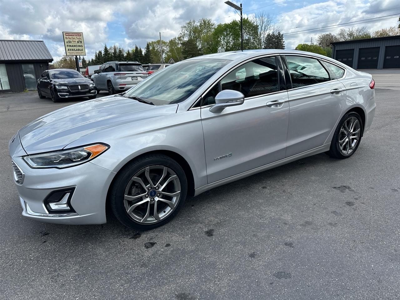 Ford Fusion Hybrid Titanium FWD 2019