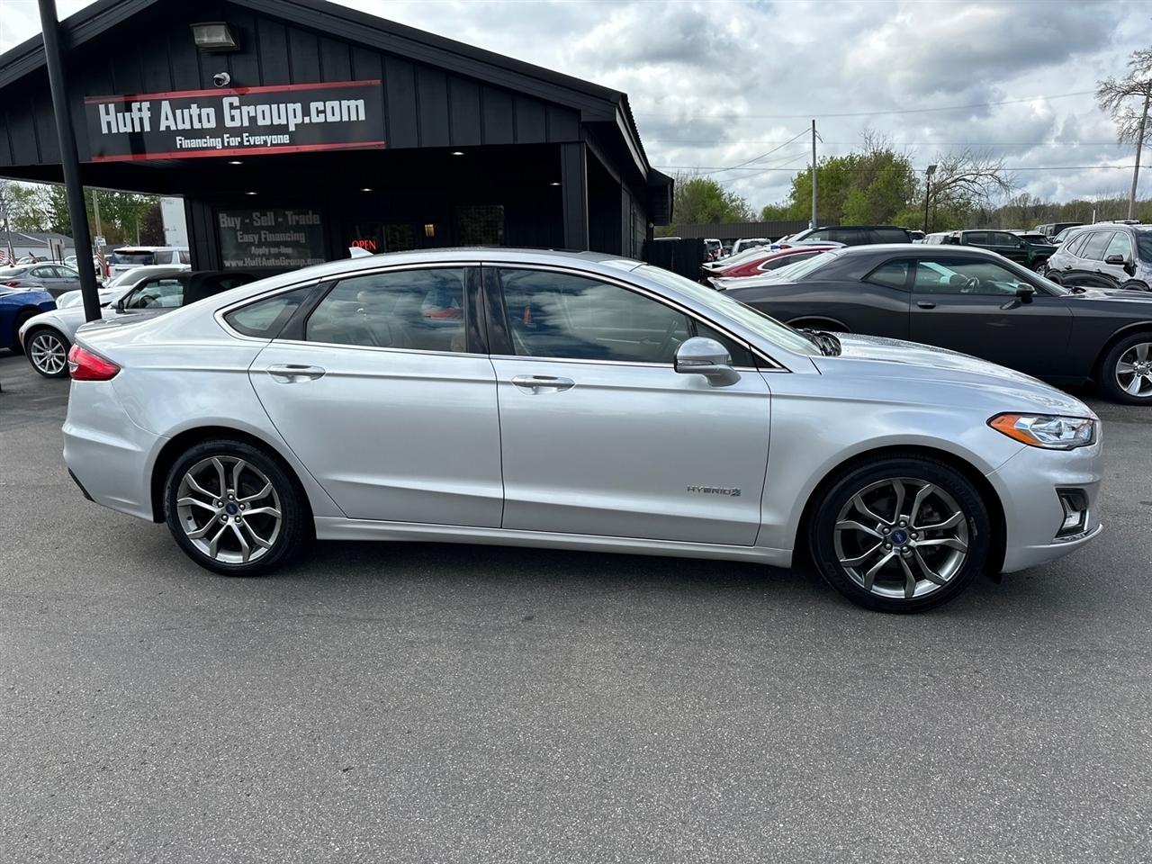 Ford Fusion Hybrid Titanium FWD 2019