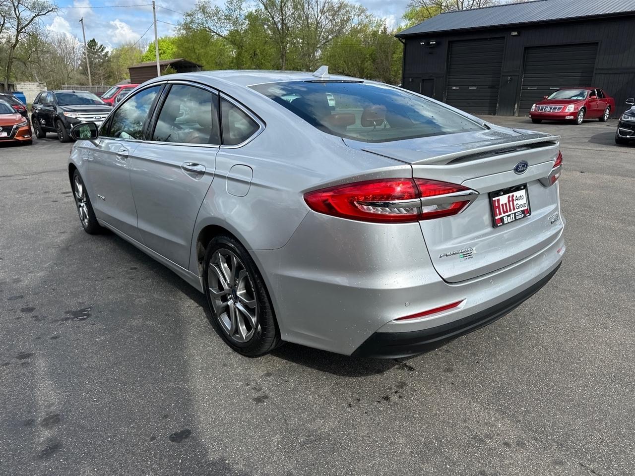 Ford Fusion Hybrid Titanium FWD 2019