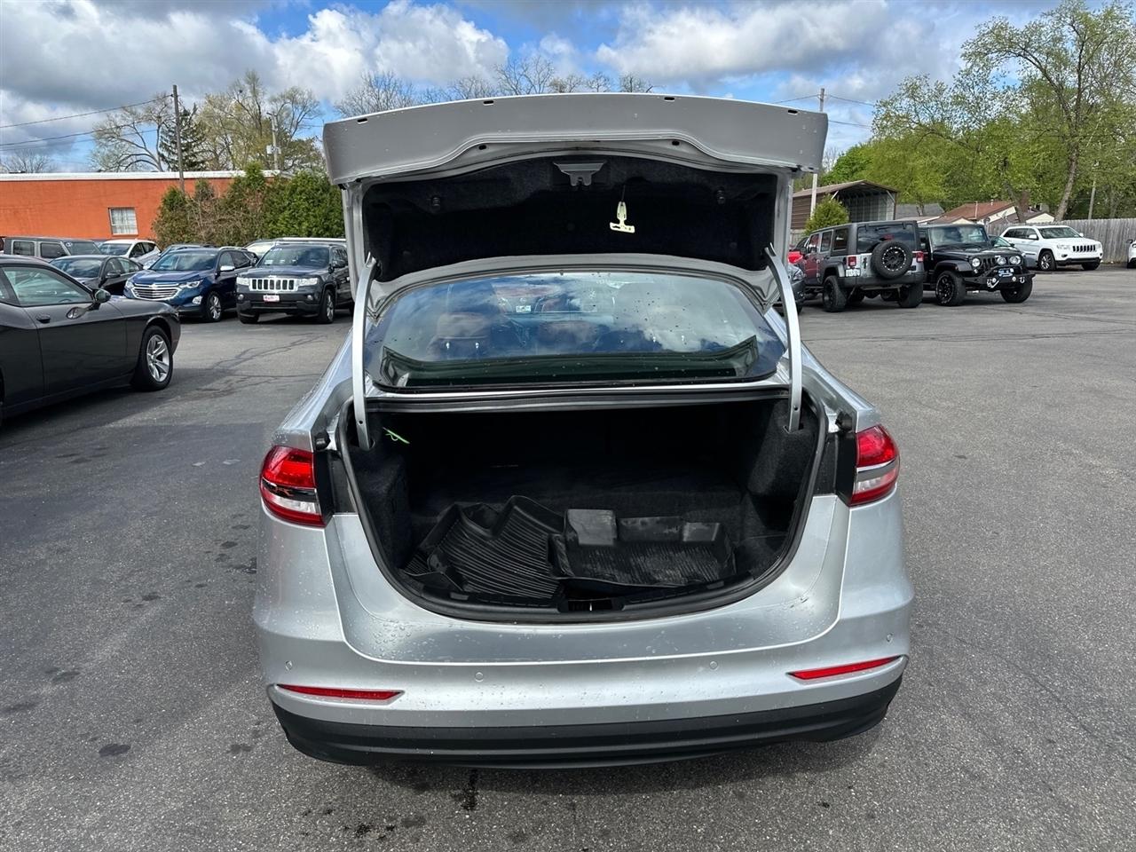 Ford Fusion Hybrid Titanium FWD 2019