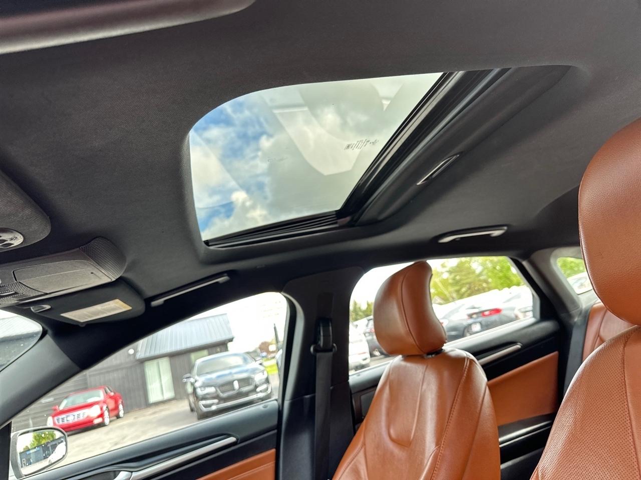 Ford Fusion Hybrid Titanium FWD 2019