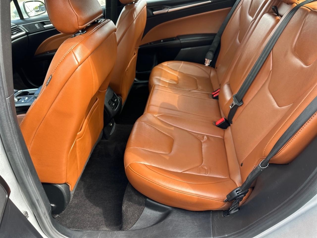 Ford Fusion Hybrid Titanium FWD 2019
