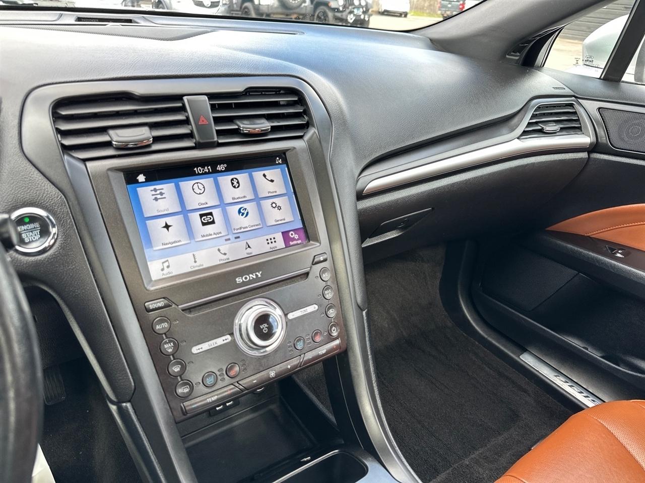Ford Fusion Hybrid Titanium FWD 2019