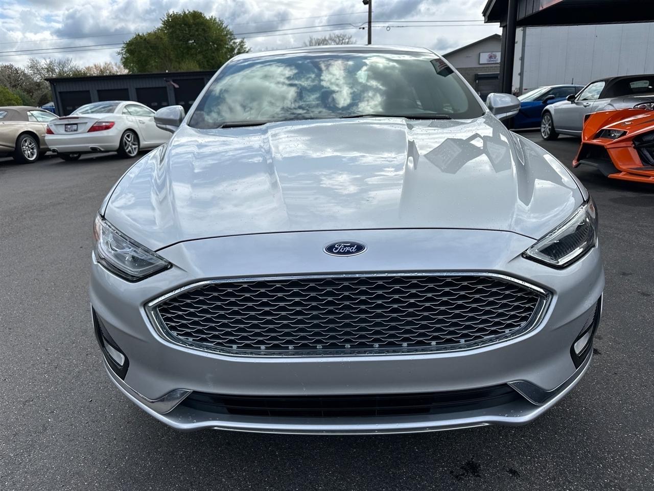 Ford Fusion Hybrid Titanium FWD 2019