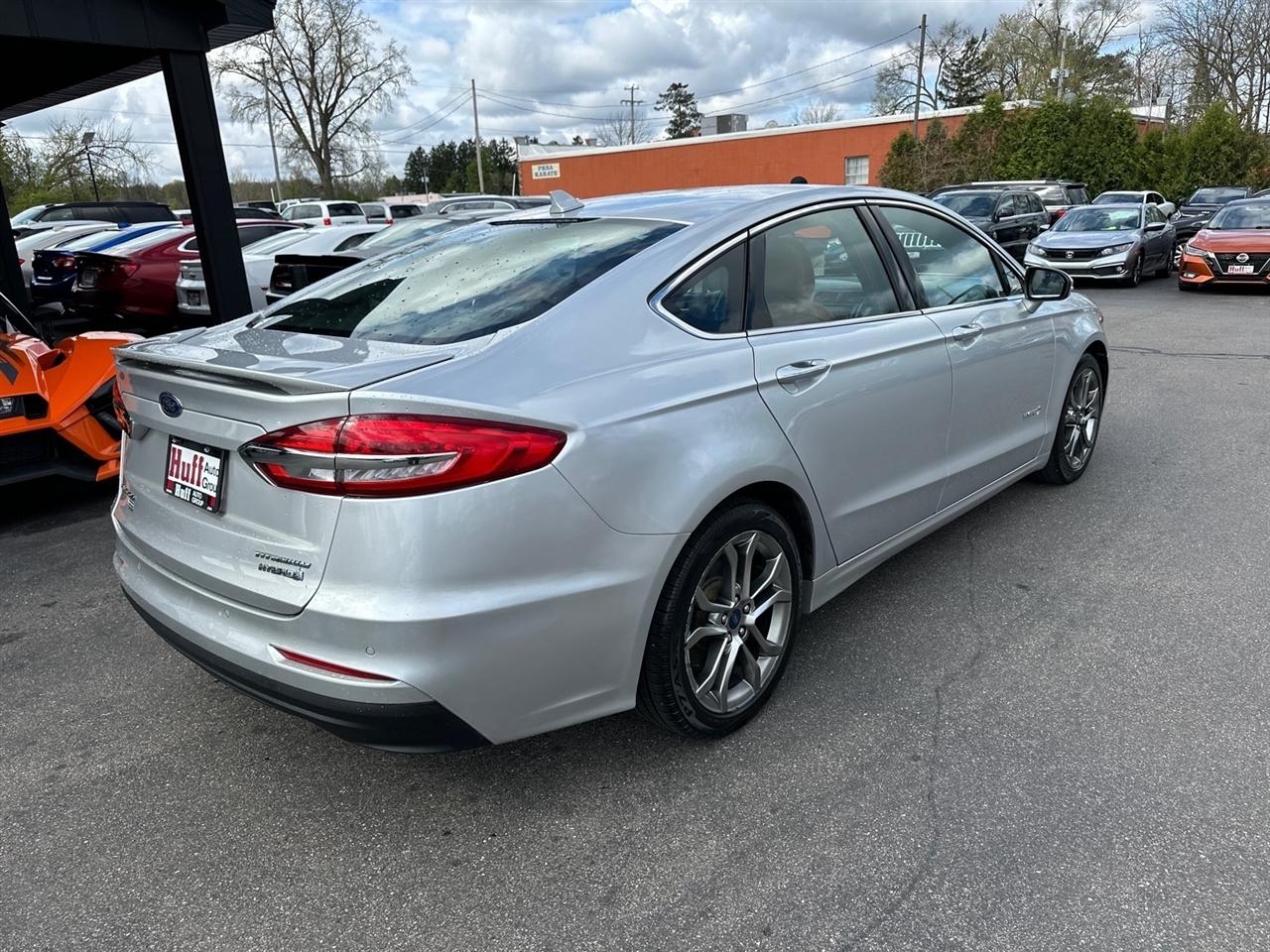 Ford Fusion Hybrid Titanium FWD 2019
