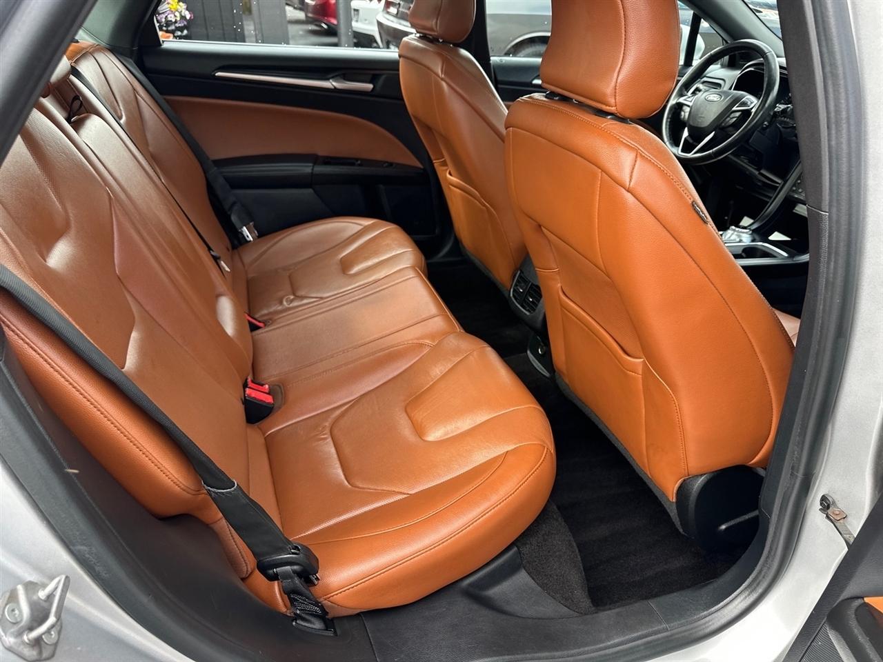 Ford Fusion Hybrid Titanium FWD 2019