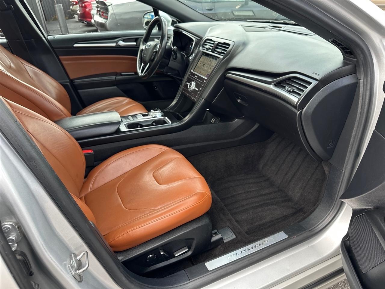 Ford Fusion Hybrid Titanium FWD 2019