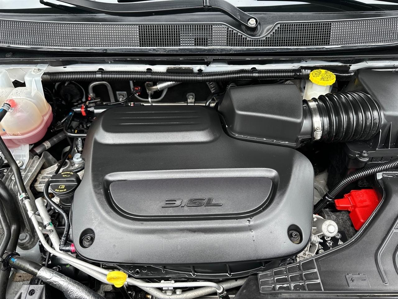 Chrysler Pacifica Touring L FWD 2024