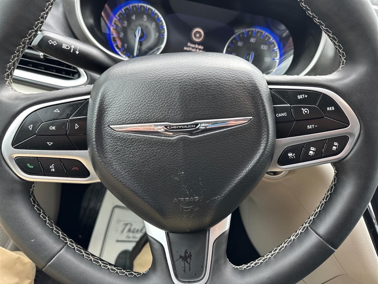 Chrysler Pacifica Touring L FWD 2024