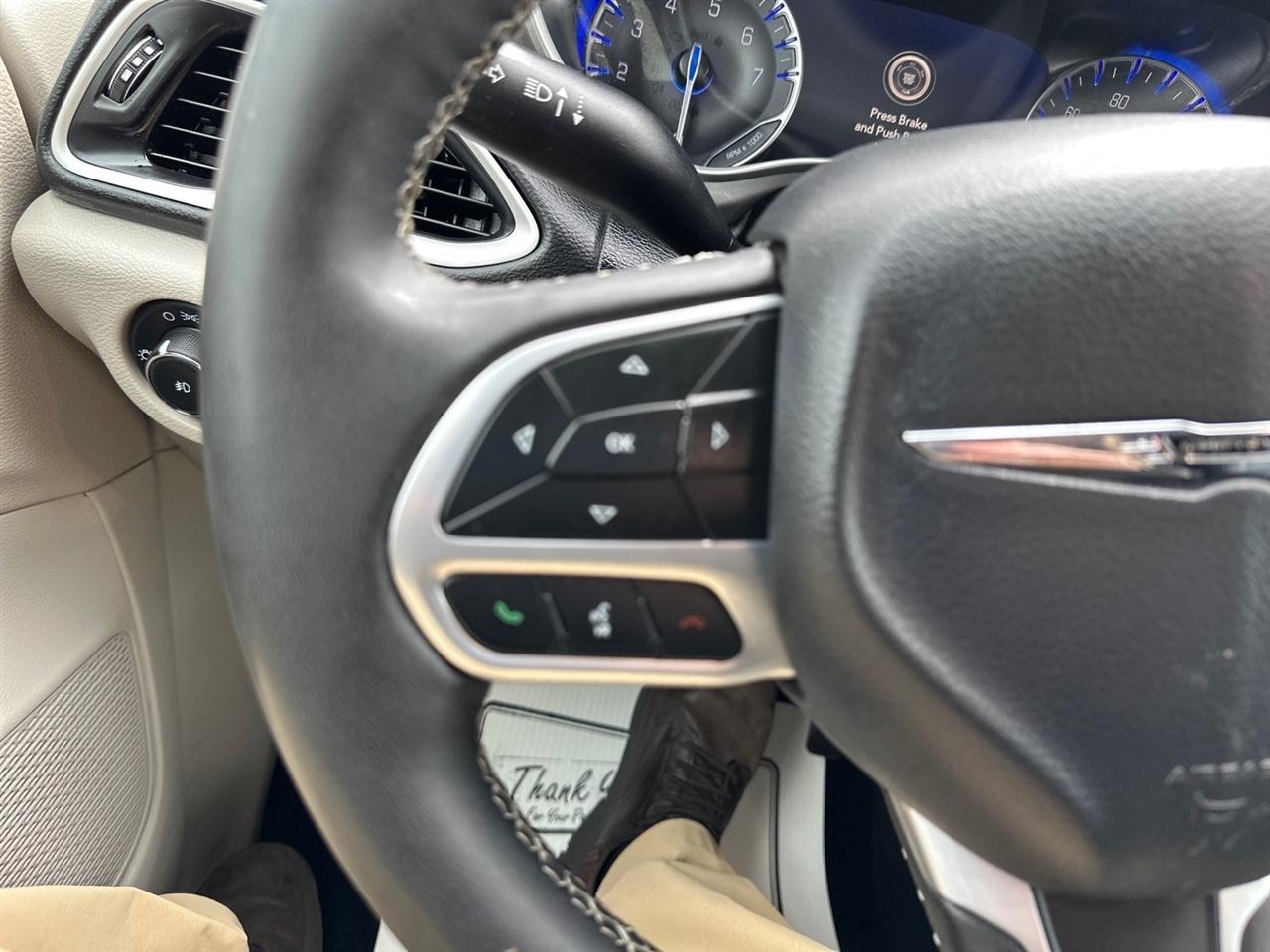 Chrysler Pacifica Touring L FWD 2024