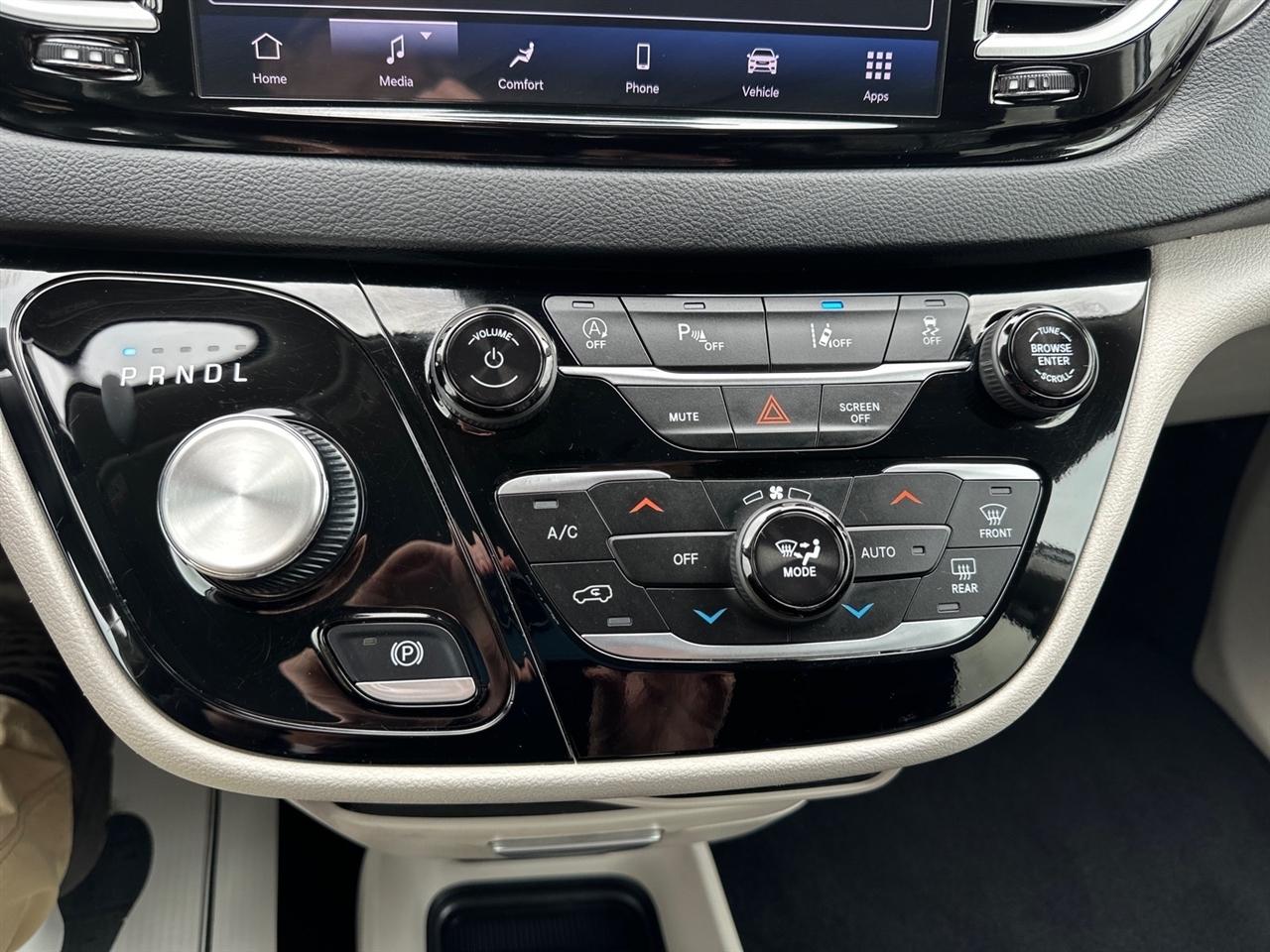 Chrysler Pacifica Touring L FWD 2024