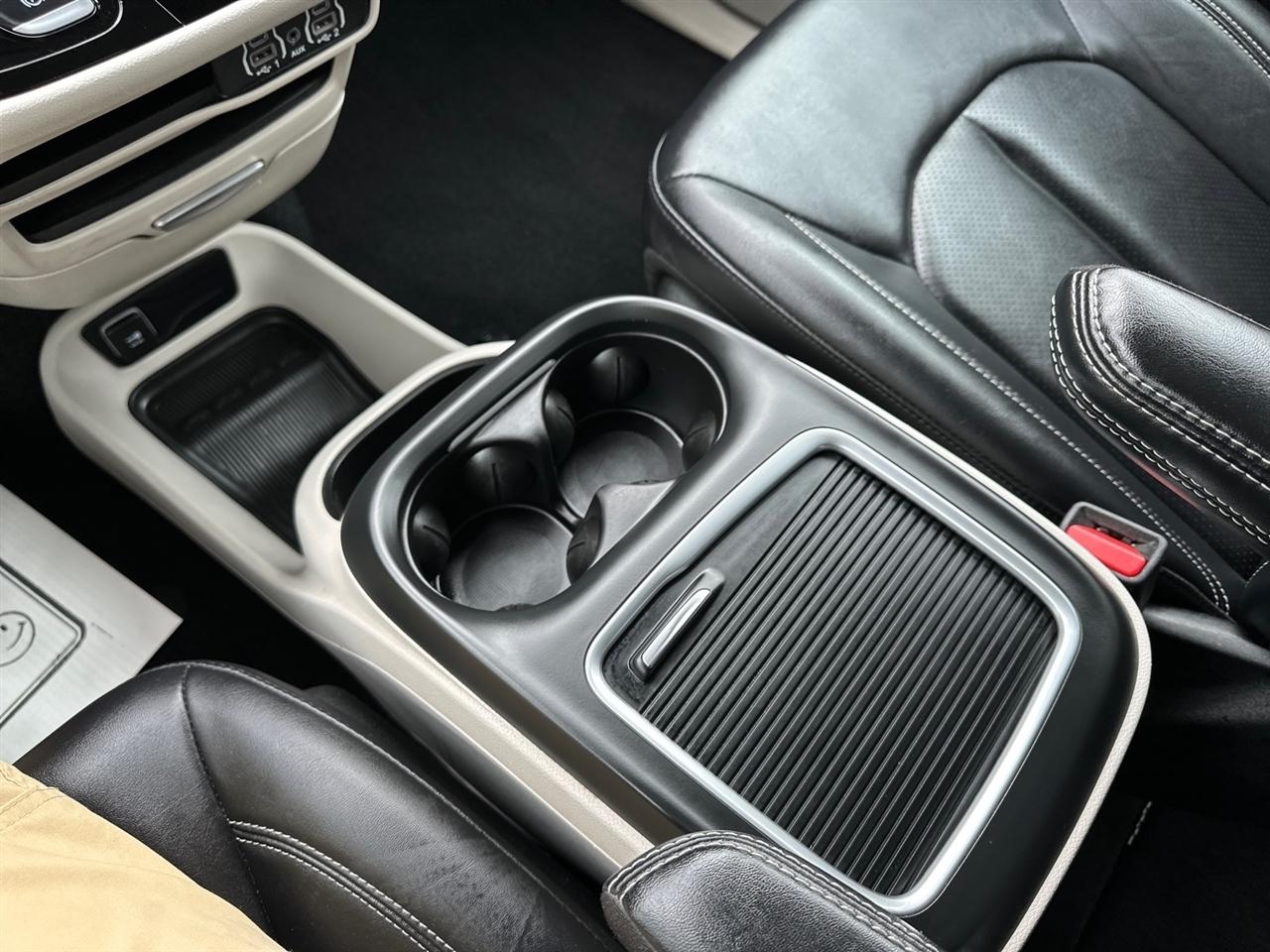 Chrysler Pacifica Touring L FWD 2024