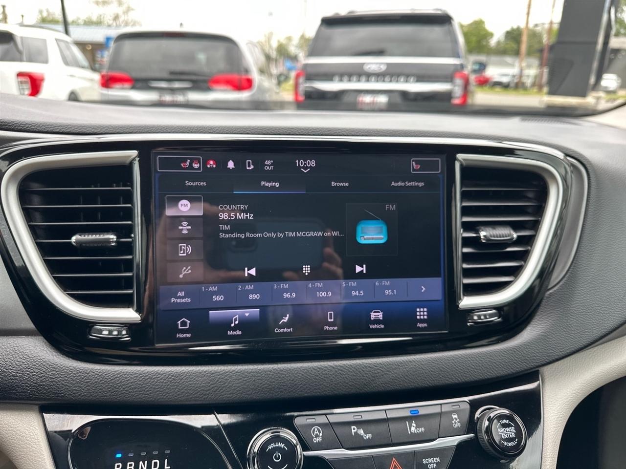 Chrysler Pacifica Touring L FWD 2024