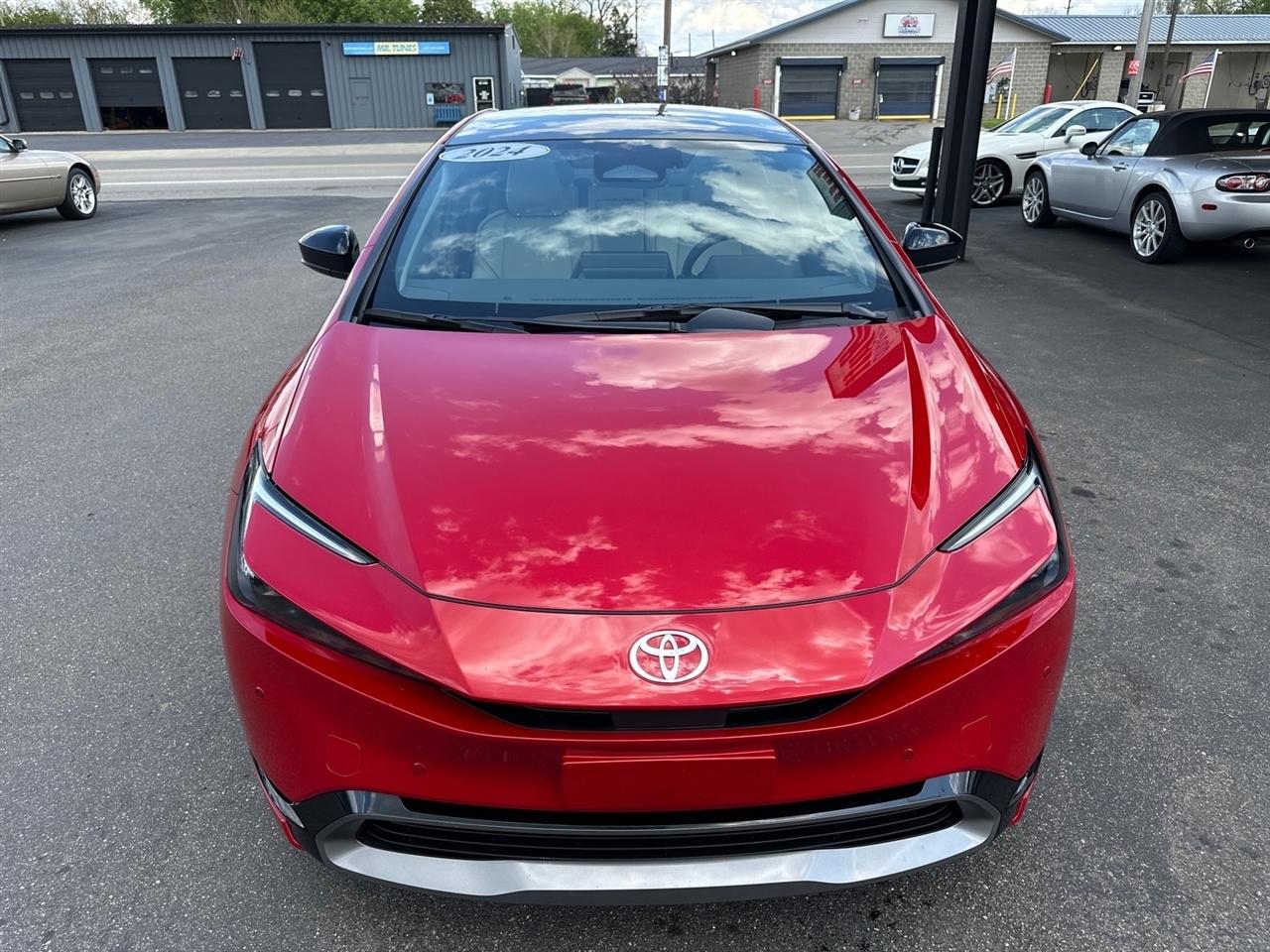 Toyota Prius Limited AWD (Natl) 2024